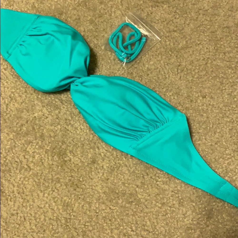 Victoria’s Secret teal top & leopard bottom bikini - Picture 6 of 7